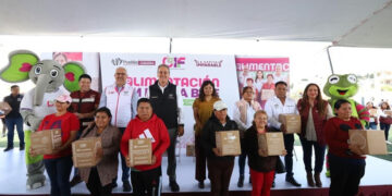 A través del DIF Puebla Capital, entrega Pepe Chedraui más de 4 mil despensas en La Resurrección