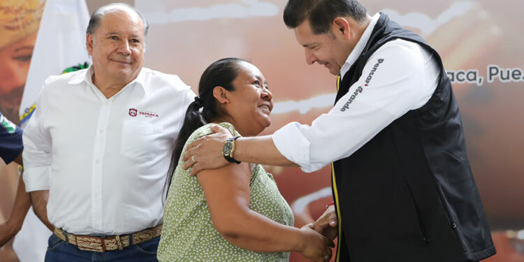 Con obra y riqueza comunitaria, Gobierno Estatal incentiva al talento artesanal