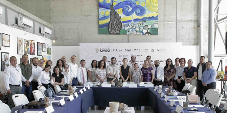 La Secretaría de Cultura del Gobierno de México y el IMSS Bienestar fortalecen la estrategia integral de salud del plan de justicia del Pueblo Amuzgo