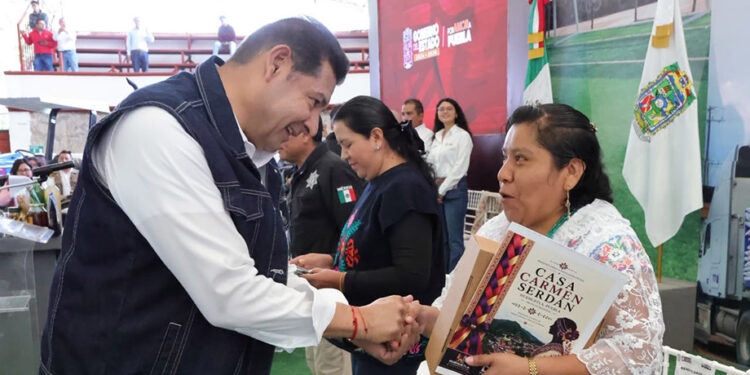 Gobierno Estatal transforma en grande el campo de la Sierra Norte
