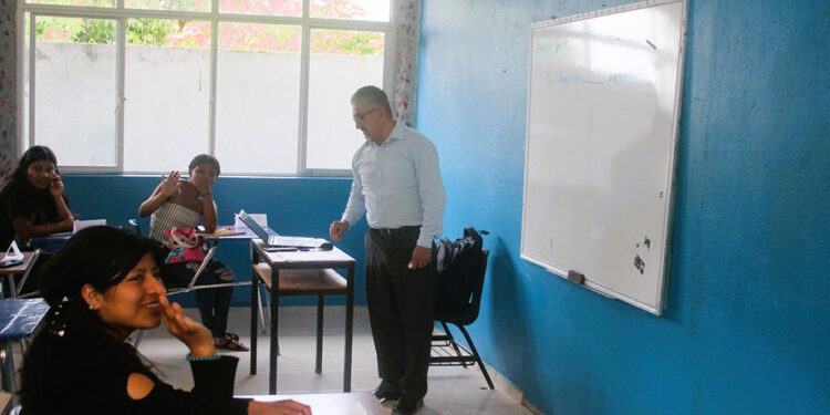 Formar maestros con conciencia social: apuesta de Antorcha en Tecomatlán