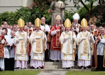 Excomulga el Vaticano a 6 Obispos de la Fraternidad Sacerdotal San Pío X