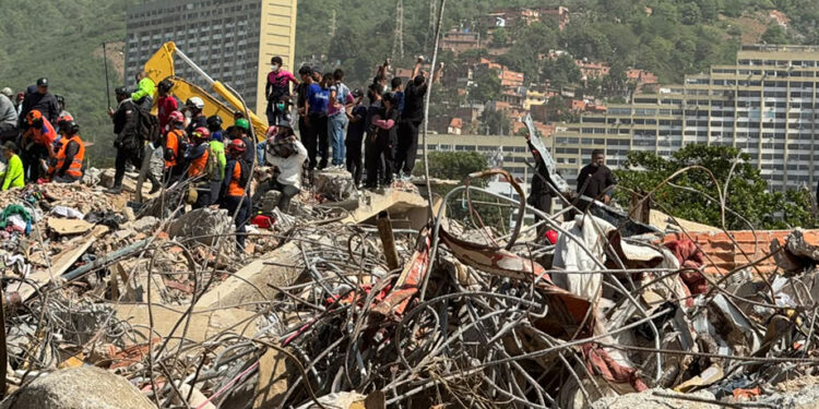 Crece la desesperación en La Guaira tras fuertes terremotos ante la violenta ausencia de las autoridades
