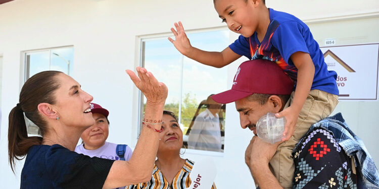 Claudia Sheinbaum entrega viviendas en Reynosa y Matamoros