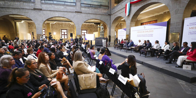 Senado debate propuesta para homologar el delito de feminicidio en México