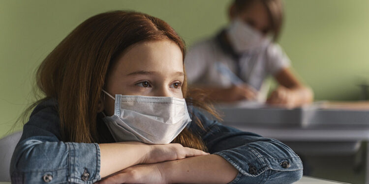 Regreso a clases detona repunte de hasta 70% en infecciones respiratorias y amenaza el entorno familiar