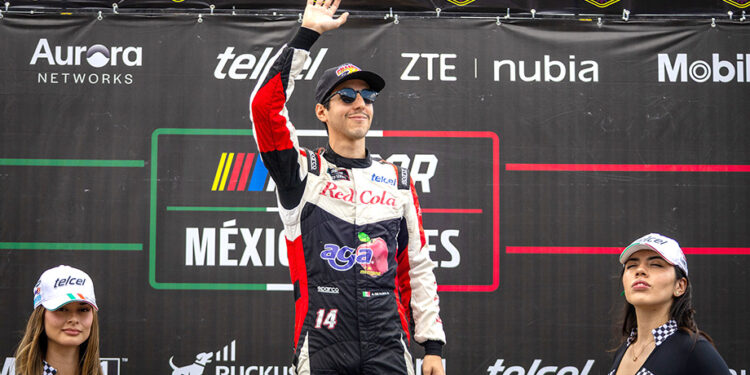 AGA Racing Team y Alex de Alba Jr. pelearon por el podio hasta las últimas vueltas en San Luis Potosí
