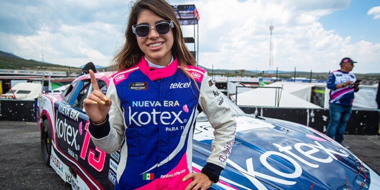 Regina Sirvent firmó top-5 en el Súper Óvalo Potosino y se pone a un paso del “Chase”