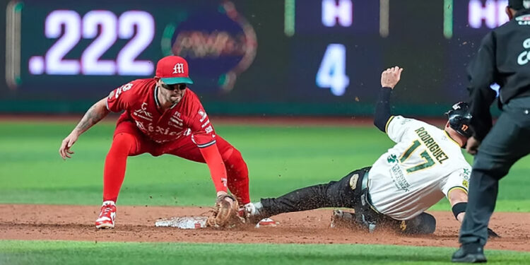 Pericos toma ventaja en el infierno al vencer a Diablos 13-5