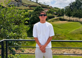 Omar González: El joven caraqueño que inspira a través de los viajes, el fitness y su pasión por la aviación