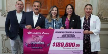 Entrega Gobierno de Pepe Chedraui donativos de la 2da. Carrera Mujeres Imparables en favor de las poblanas