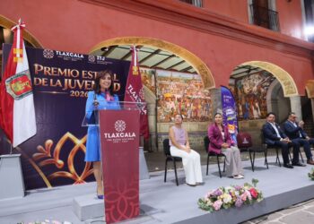 Gobernadora entrega Premio Estatal de la juventud a 11 talentos tlaxcaltecas