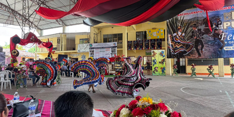 Escuelas antorchistas de Jalpan: educación de vanguardia