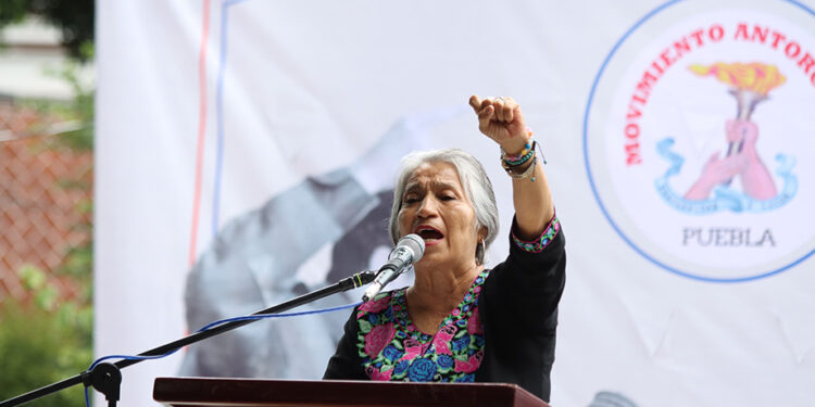 Antorcha homenajea la lucha revolucionaria de Fidel Castro