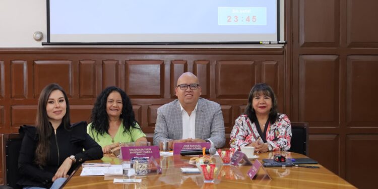 Reporta Comisión de Vigilancia cumplimiento de agenda del Cabildo en julio