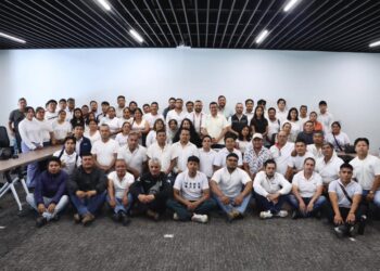 Encabeza diputado Pável Gaspar diálogo con guías de turistas de Cuetzalan para escuchar sus necesidades y fortalecer al sector