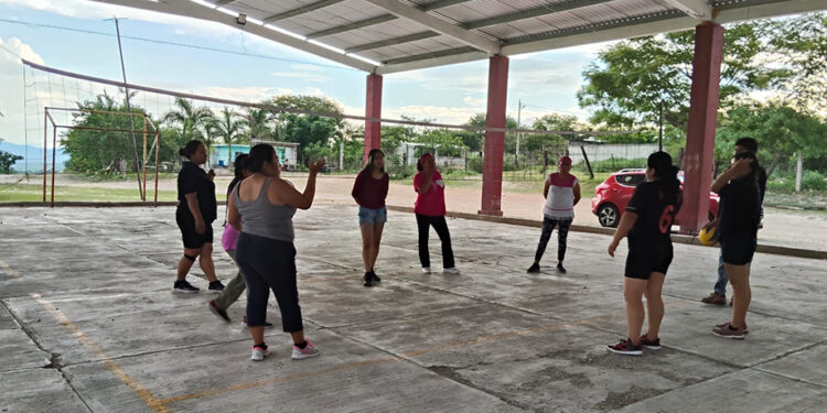 Fomentan el deporte en El Cascalote