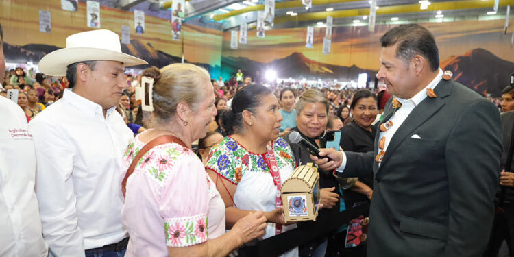 Mujeres rurales reciben apoyos sin precedentes y transforman con su talento la economía poblana