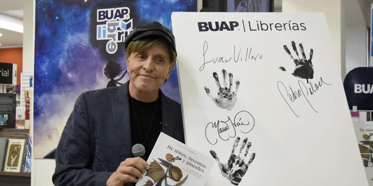 Presenta Mario Iván Martínez colección de cuentos infantiles en la Librería CCU