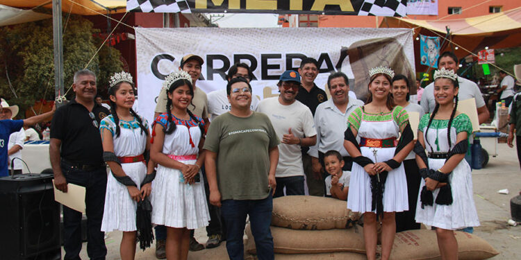 Realizan con éxito la quinta Expo Café Huitzi