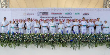 Celebra UTTehuacán imposición de Cofias y Festones