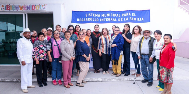 Celebra Lupita Cuautle a las personas adultas mayores de San Andrés Cholula