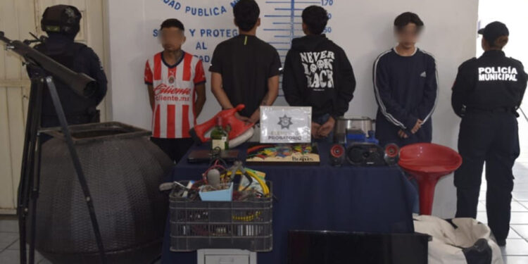 Respuesta inmediata de la SSC de San Pedro Cholula permite asegurar a cuatro probables responsables de robo