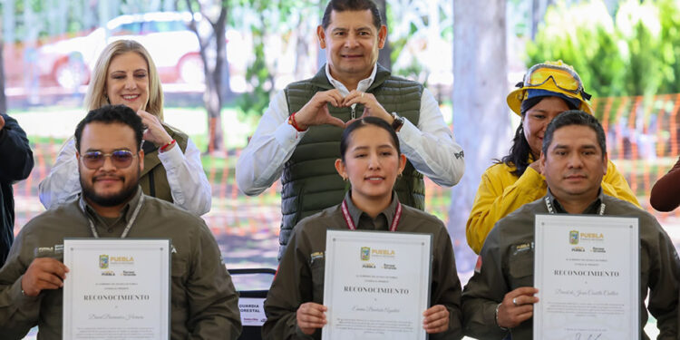 Gobierno Estatal reconoce labor forestal y afianza estrategia para proteger bosques poblanos