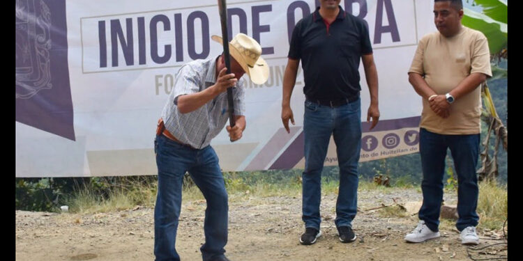Inician obras en comunidades de Zoyotla
