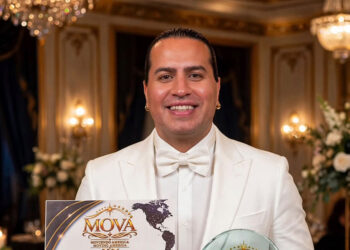 Galardonan a Jei Pir, como Embajador MOVA de las Américas en el Congreso del Estado de Puebla