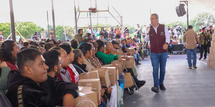 Pepe Chedraui entrega más de 10 mil despensas del programa “Alimentación Imparable” en la Laguna de Chapulco