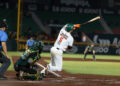 Con un rally en la tercer entrada Leones vence a los Pericos en el primero de la serie