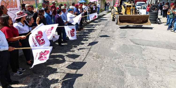Tonantzin Fernández cumple con más acciones de obra pública en beneficio de San Pedro Cholula