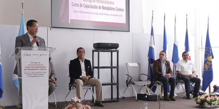 Agricultura fortalece la sanidad agropecuaria en Centroamérica y el Caribe con nuevos binomios caninos