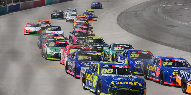 5° y 11° para García Jr. y Gutiérrez en el arranque de The Chase Nascar México en Aguascalientes