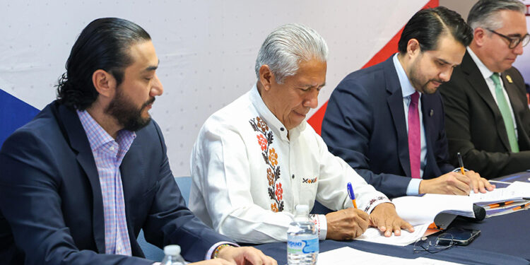 Firman convenio 14 institutos tecnológicos superiores y CANACINTRA