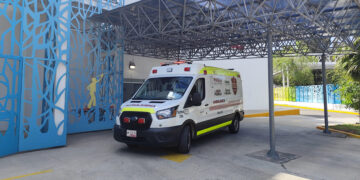 Garantizan atención especializada a niño de 5 años con traslado desde La Ceiba
