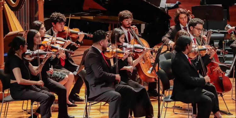 La Orquesta Escuela Carlos Chávez presenta «Ecos de Londres, Voces de México»