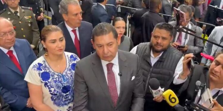 Armenta Mier respalda a trabajadores de VW ante ajustes en la planta automotriz