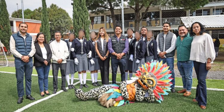 Entrega Omar Muñoz una cancha más en Sanctorum