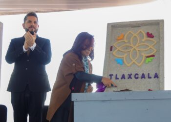 Colocan primera piedra del nuevo auditorio de la Ciudad de la Cultura
