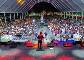 Los Hijos del Pueblo ponen a bailar a miles en la Gran Feria de Cholula