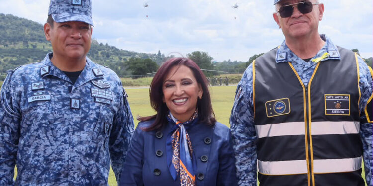Presencia Gobernadora ensayo aéreo en Atlangatepec