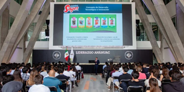 Anáhuac Puebla acerca a futuros ingenieros a las tecnologías que transformarán las empresas hacia 2030