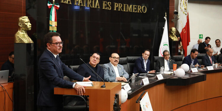 Ascenso y descenso en fútbol mexicano es un tema de interés público, afirma el senador Ignacio Mier