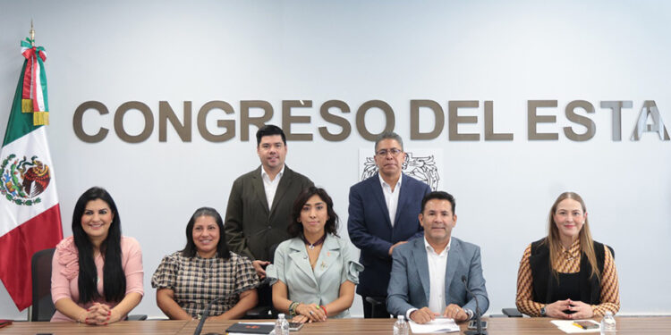 Comisión del Congreso aprueba reformas para fortalecer los procesos de entrega-recepción