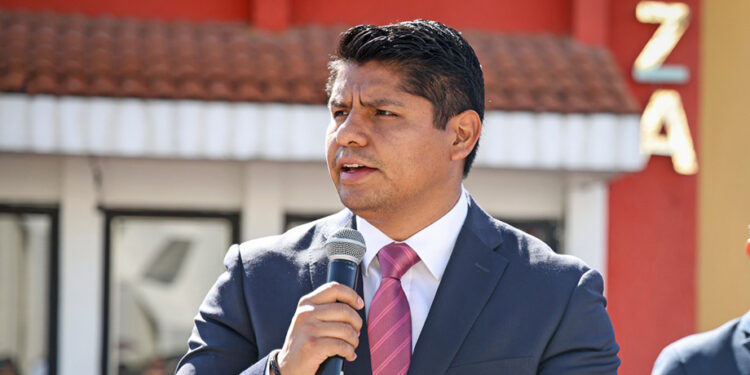 Omar Muñoz encabezó ceremonia del 205 aniversario de la Consumación de la Independencia de México
