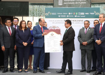Colocan en el Congreso del Estado el Bando Solemne con motivo de las Fiestas Patrias 2026