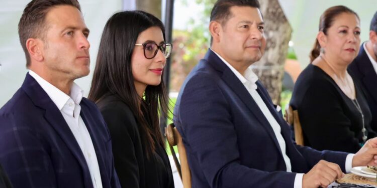 Reconoce Gobierno Estatal a atletas y refrenda al deporte como política de Estado