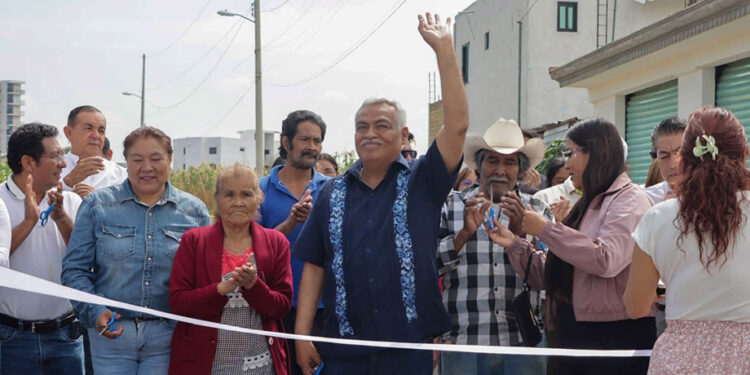 Inauguran calle en Santa Clara Ocoyucan